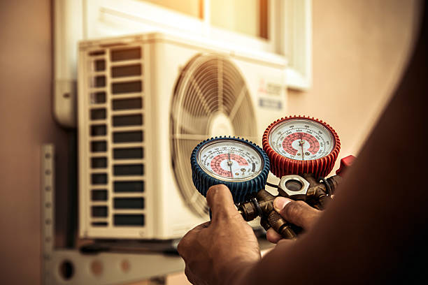 Professional Hvac technician working in Zachary, LA